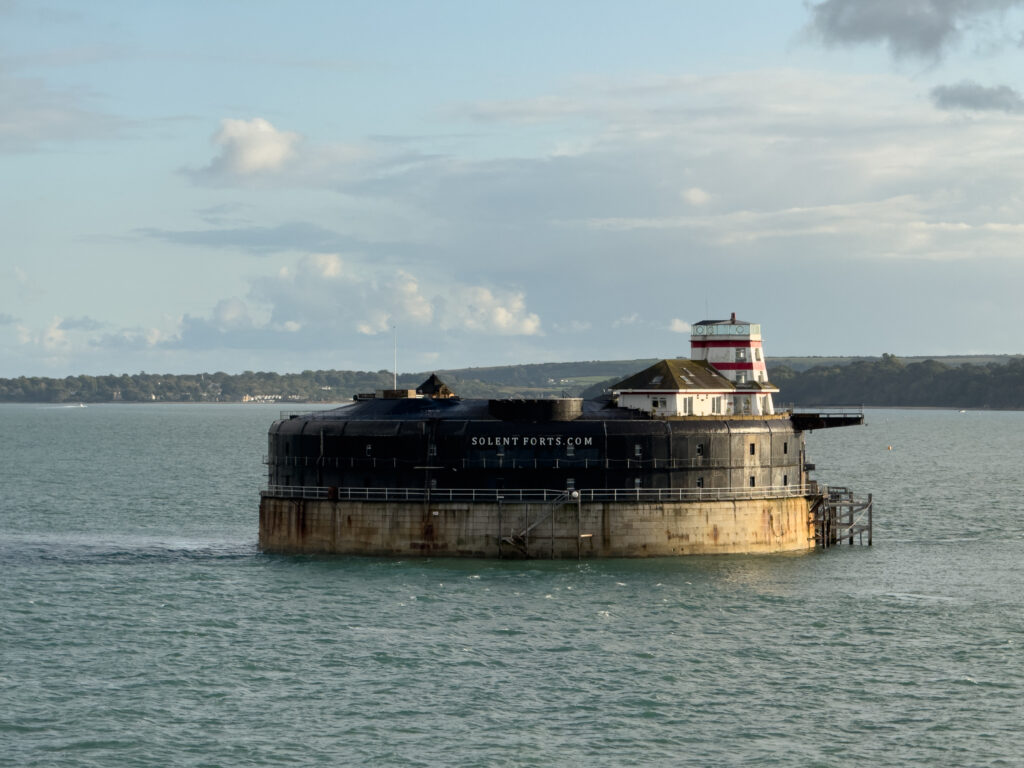 "No Mans" Solent sea fort at 128mm