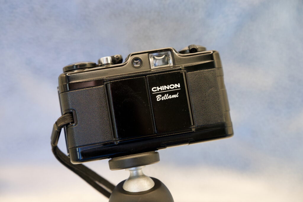 Chinon Bellami 35mm Compact Camera - lens doors closed