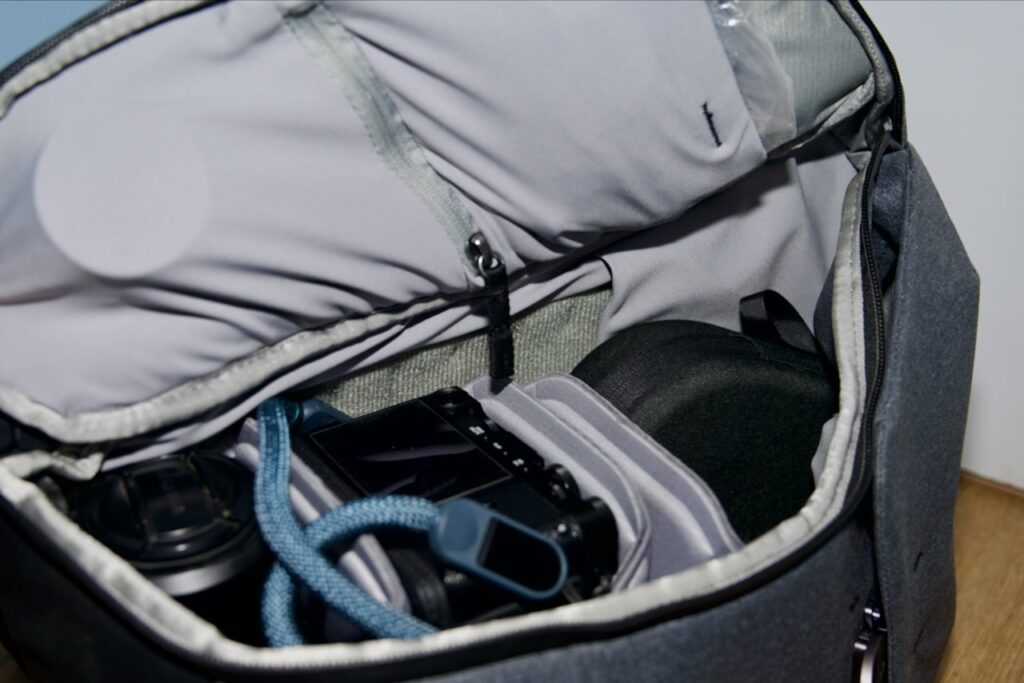 Peak Designs Everyday Backpack - side access